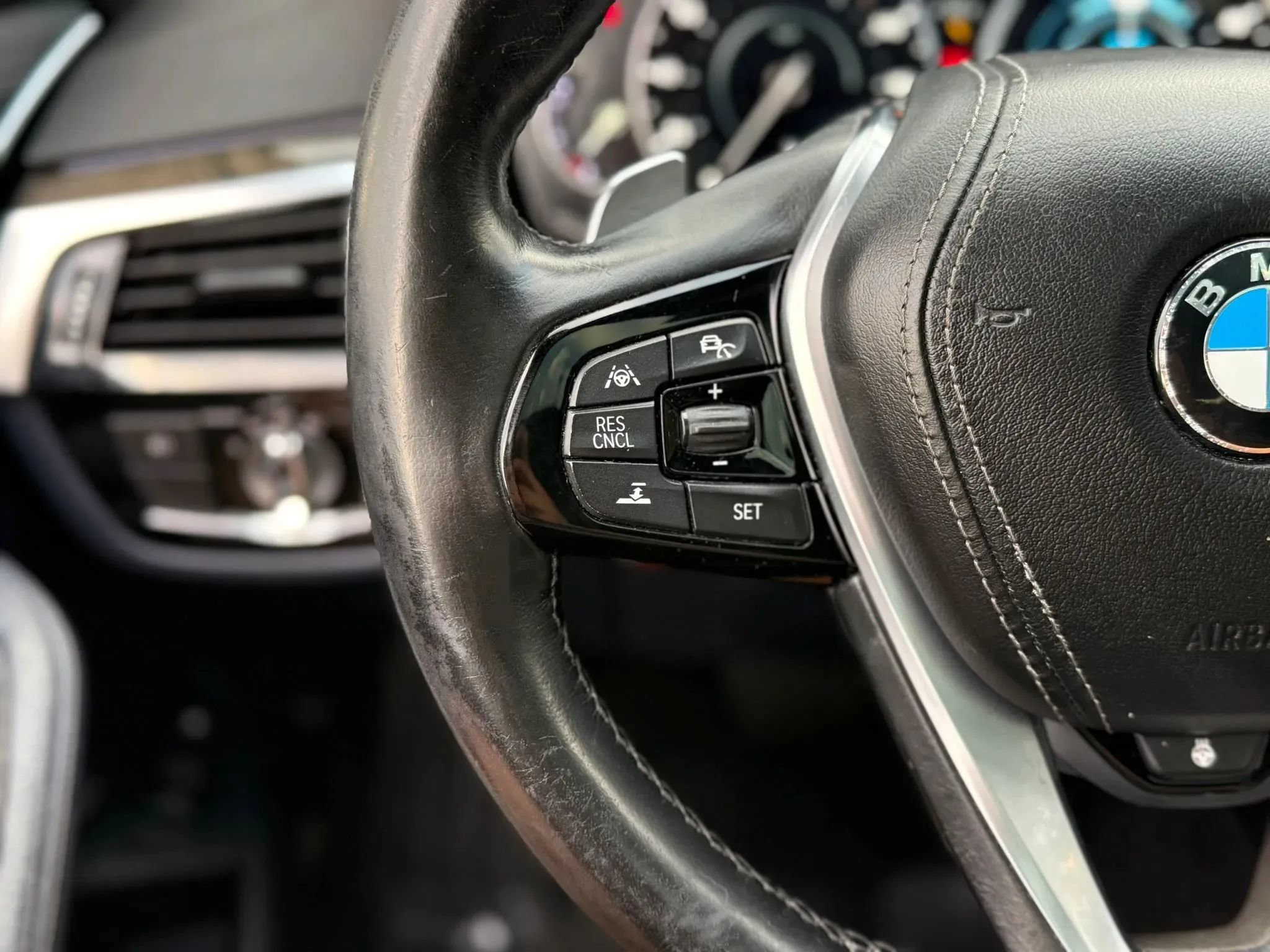 Used 2018 BMW 530e xDrive AWD/4WD image 22