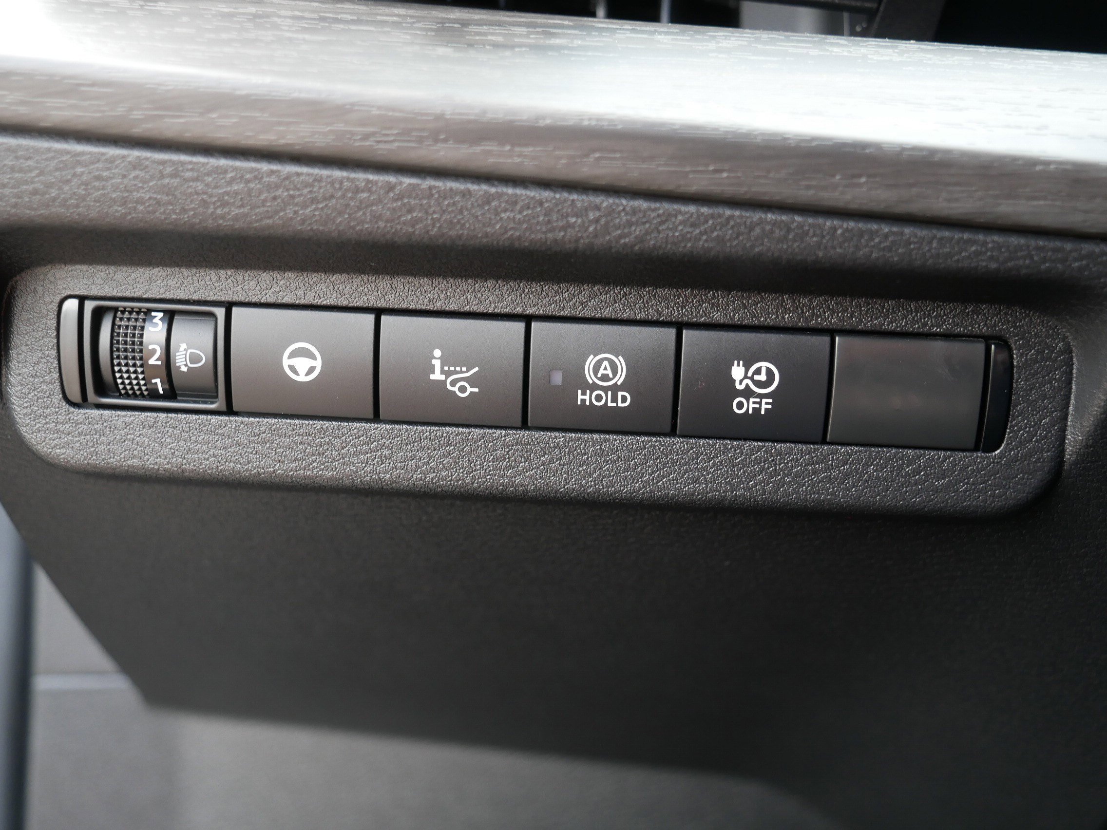 Certified 2023 Nissan Ariya AWD image 26