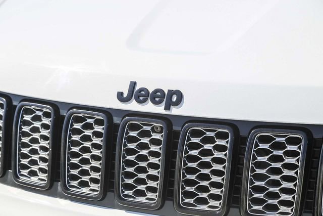 Used 2021 Jeep Grand Cherokee Laredo X RWD image 7