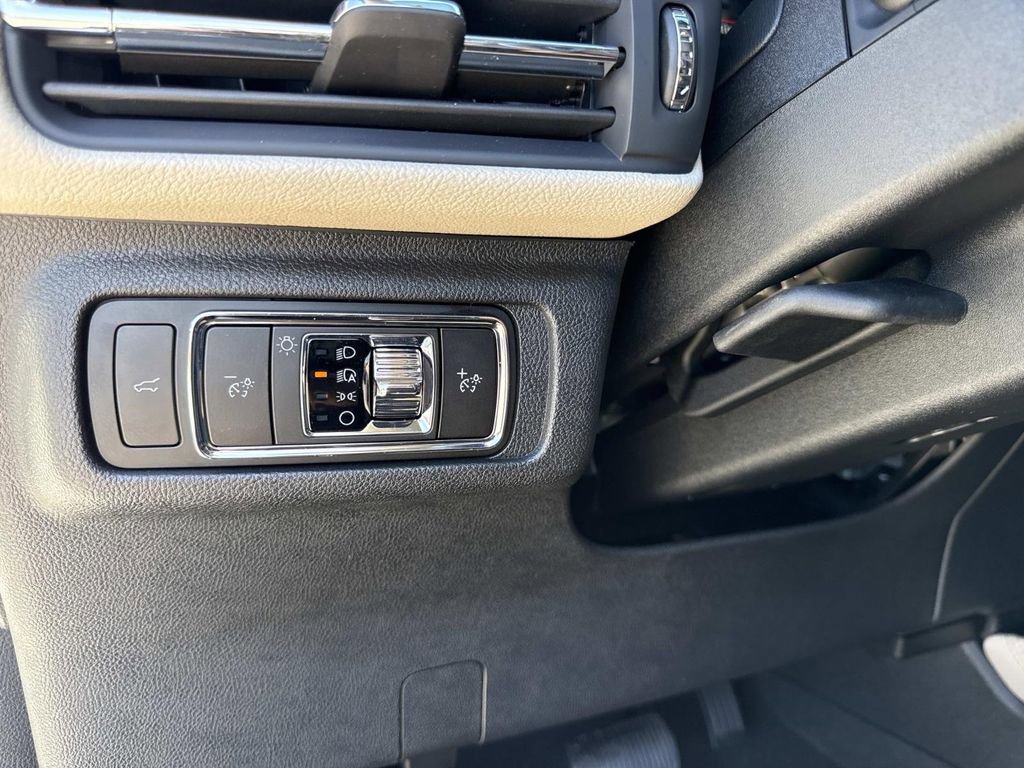 New 2026 Lincoln Corsair Premiere image 31