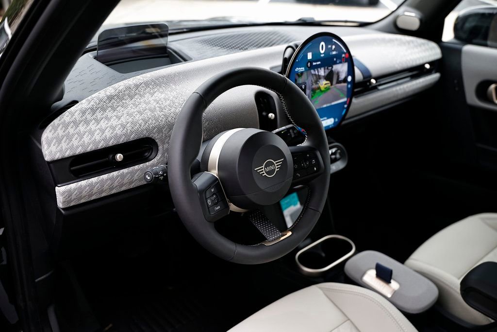 New 2026 MINI Cooper 2-Door Hardtop FWD image 19