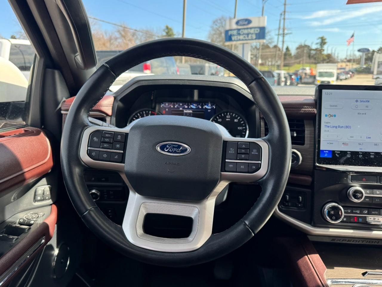 Used 2022 Ford Expedition Limited image 15