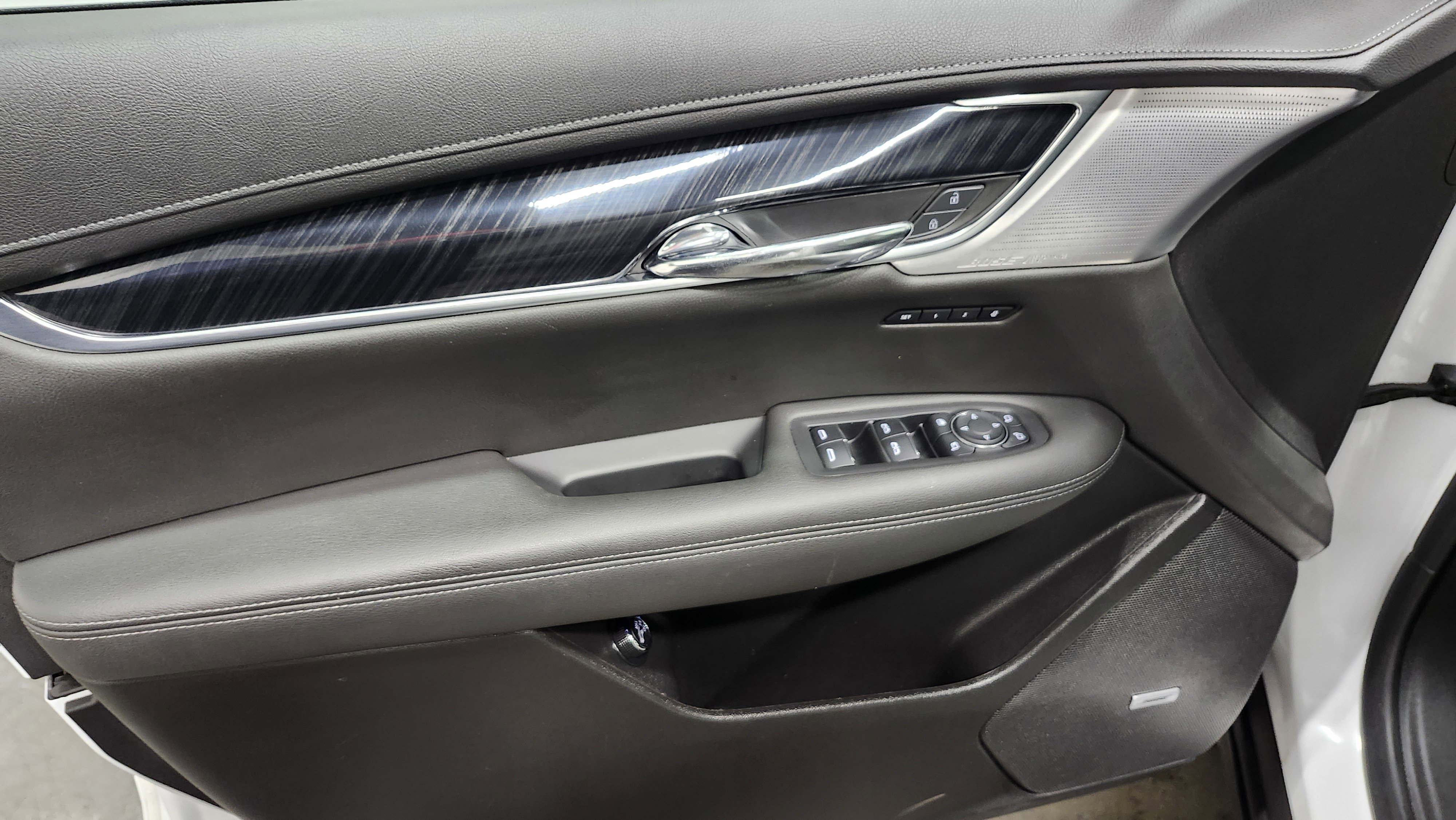 Used 2021 Cadillac XT6 Premium Luxury image 27