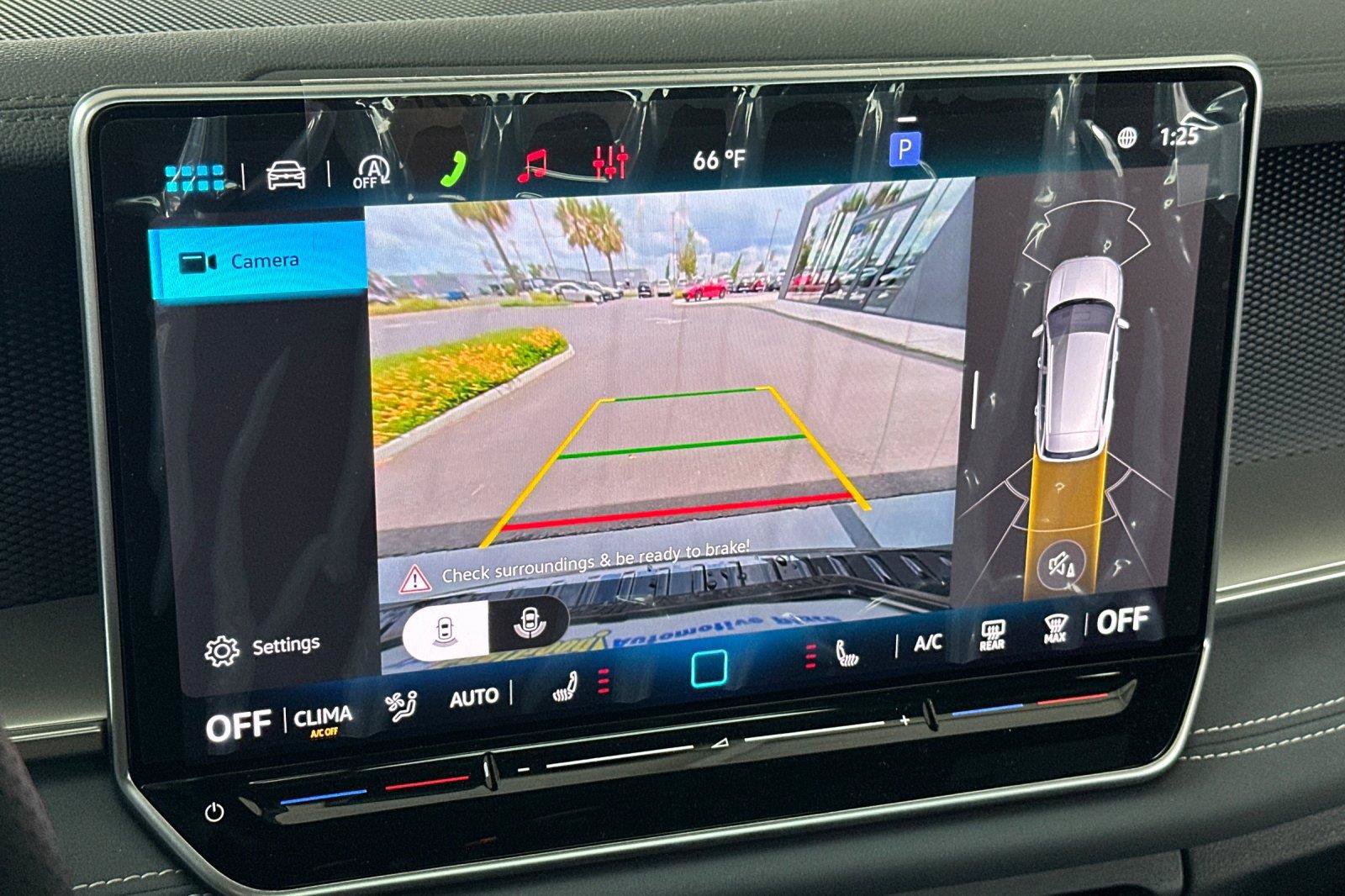 New 2026 Volkswagen Tiguan SE R-Line AWD/4WD image 18