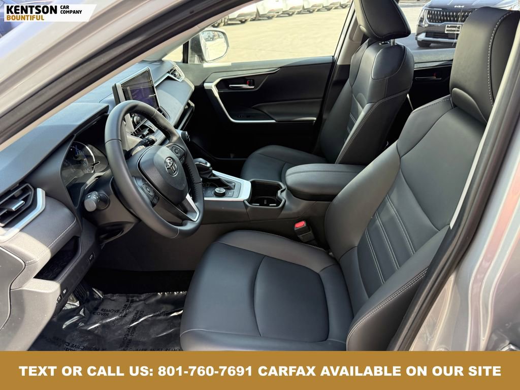 Used 2025 Toyota RAV4 XLE Premium image 30