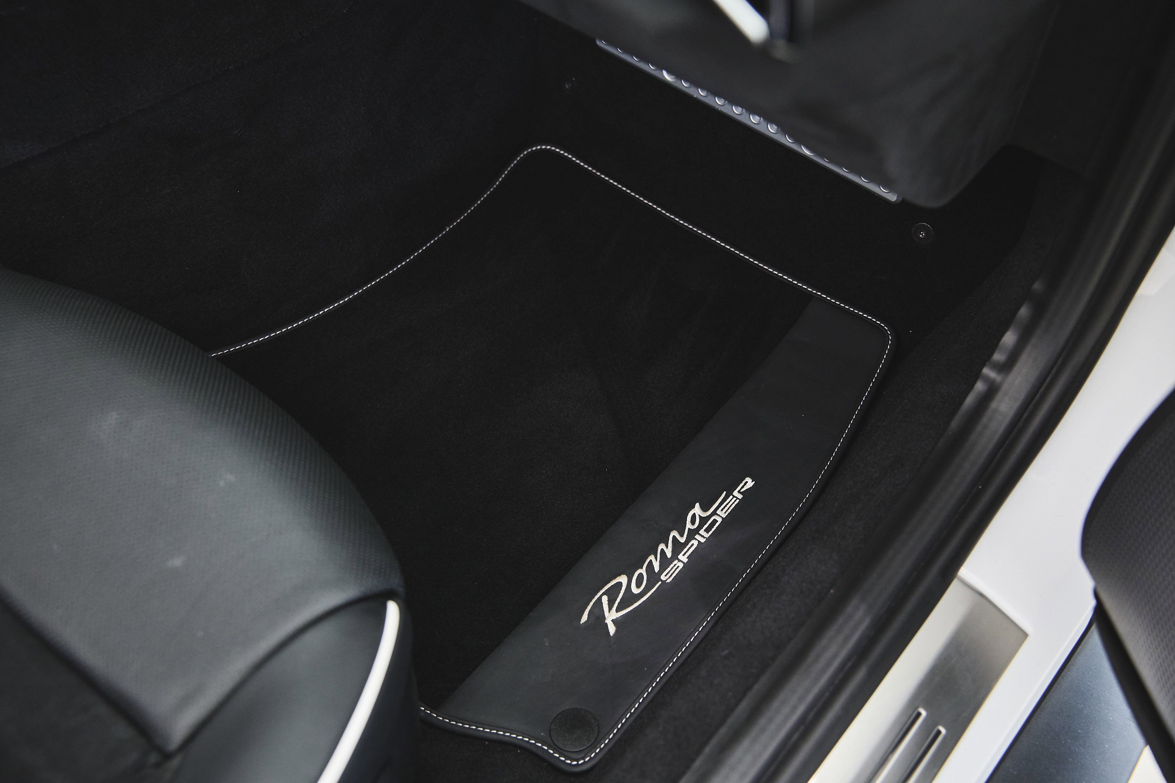 Used 2024 Ferrari Roma Spider image 38