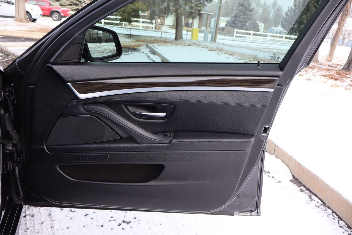 Used 2013 BMW 550i xDrive Sedan image 26