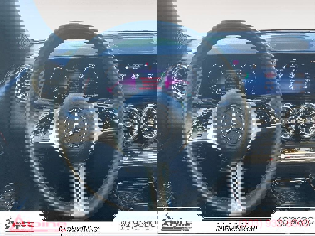 Used 2025 Mercedes-Benz GLB 250 4MATIC image 12