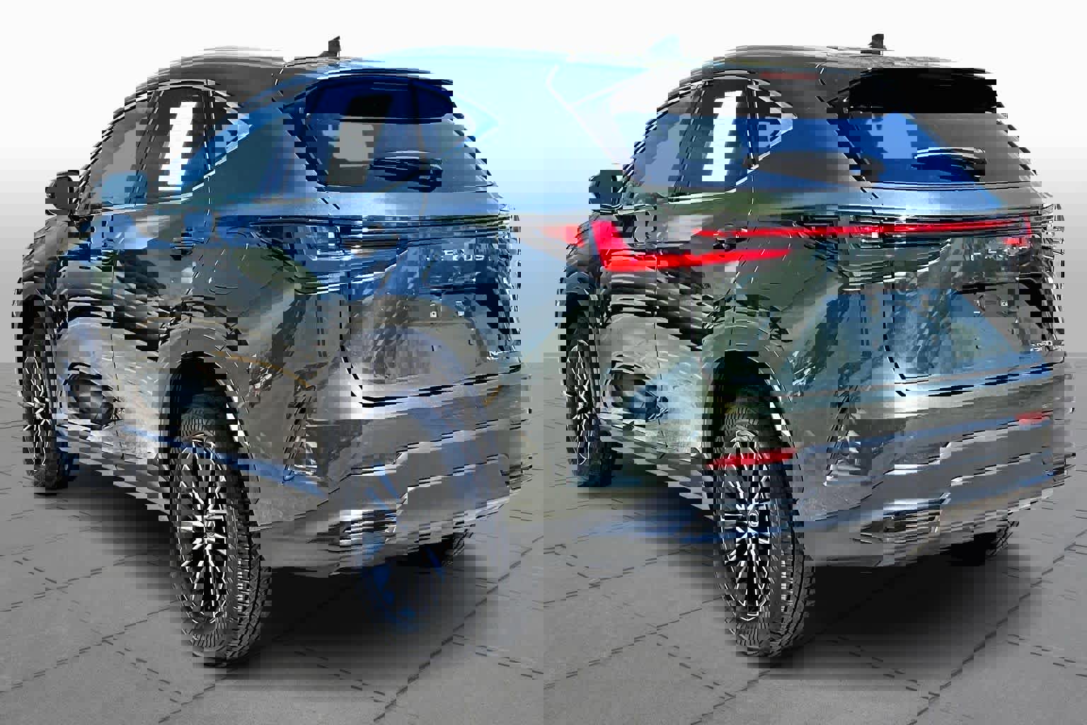 Used 2024 Lexus NX 250 w/ Towing Package (2000 Lbs) image 12