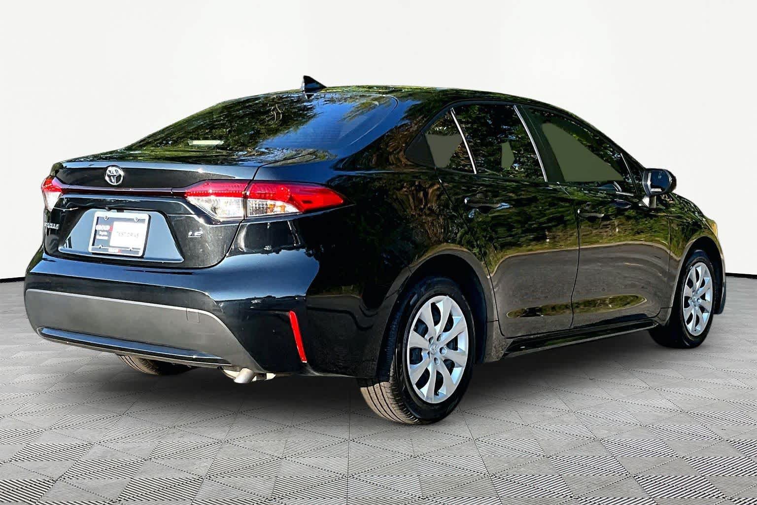 Certified 2022 Toyota Corolla LE FWD image 13