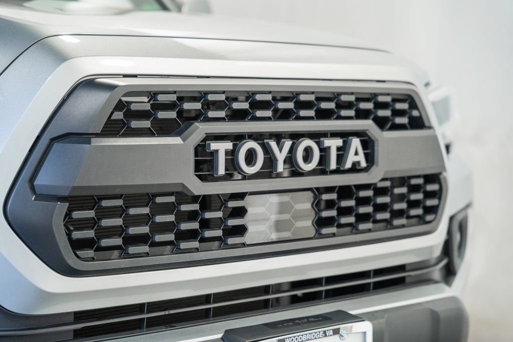 Used 2023 Toyota Tacoma TRD Off-Road AWD/4WD image 9