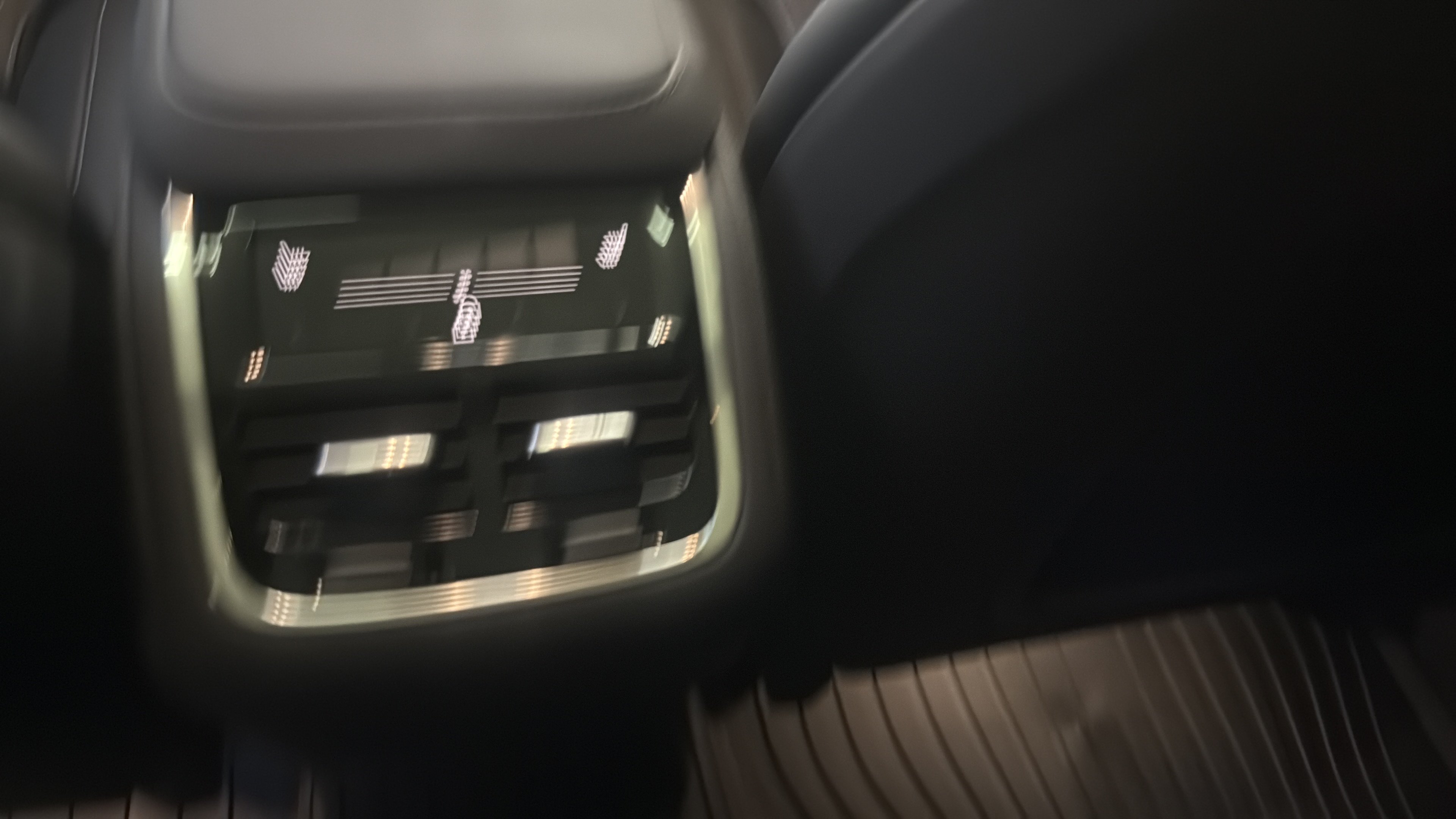 New 2027 Volvo XC90 B6 Ultra AWD/4WD image 24