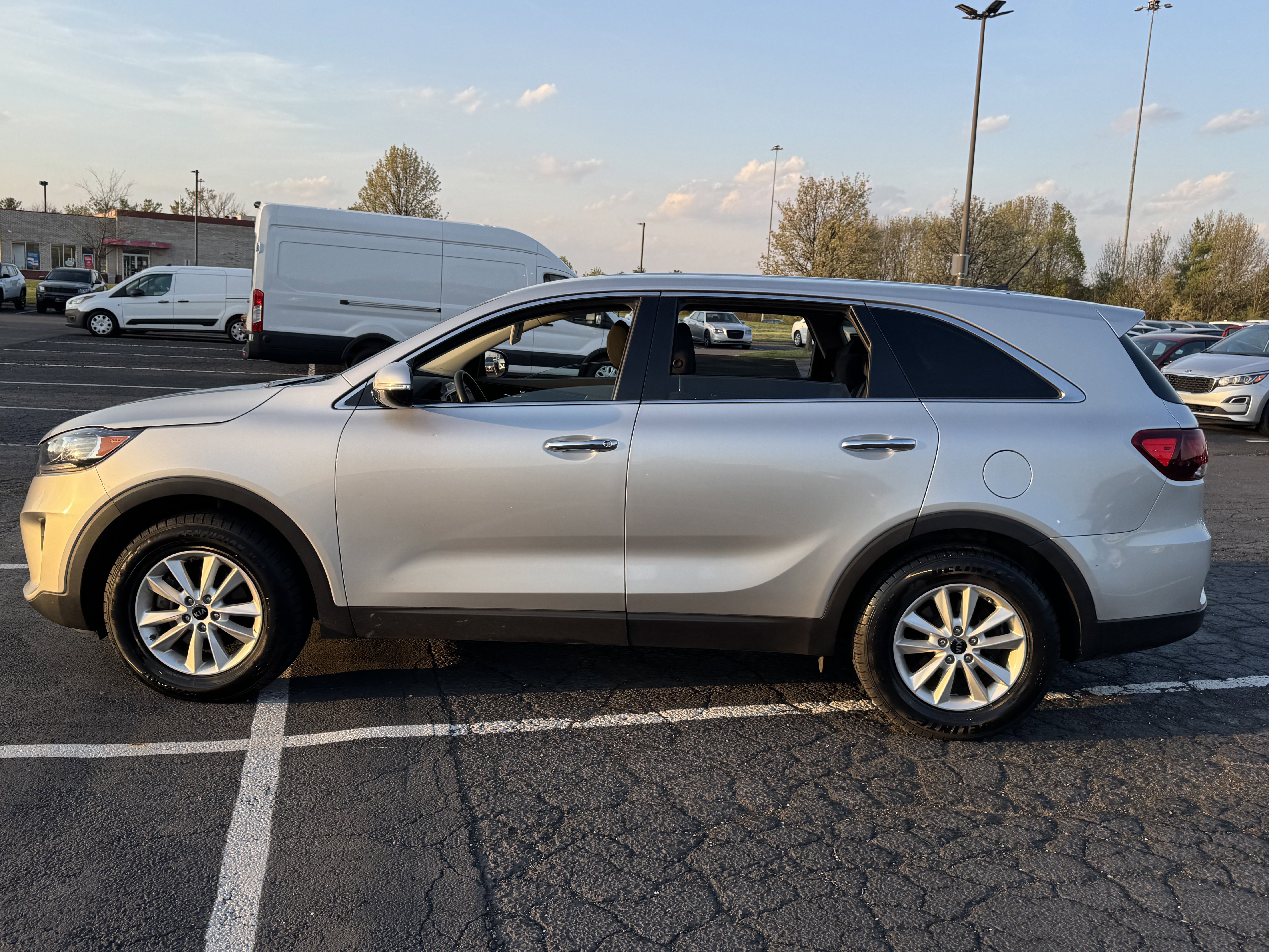 Used 2020 Kia Sorento L image 10