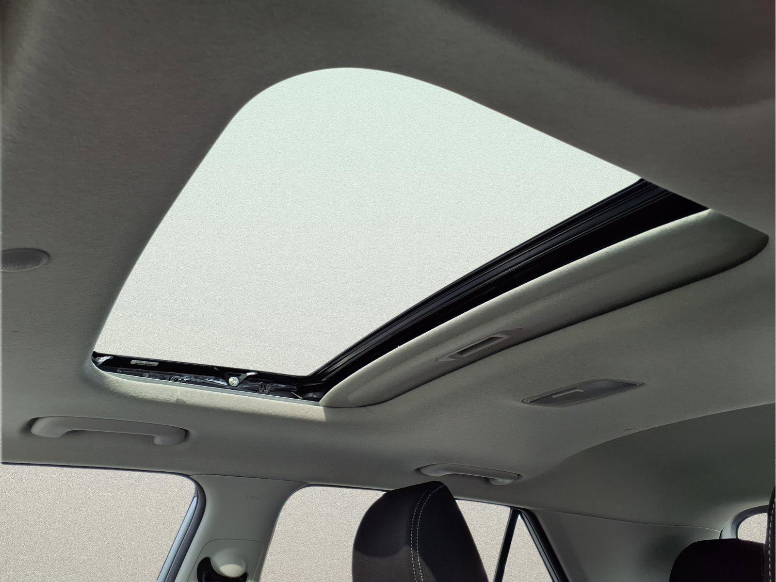 Used 2023 Hyundai Venue SEL w/ Cargo Package image 15