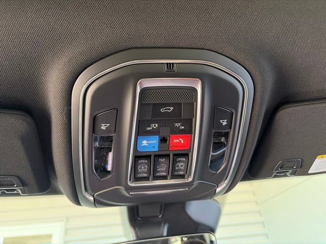 New 2026 Jeep Grand Cherokee L Limited w/ Limited Altitude Package AWD/4WD image 18