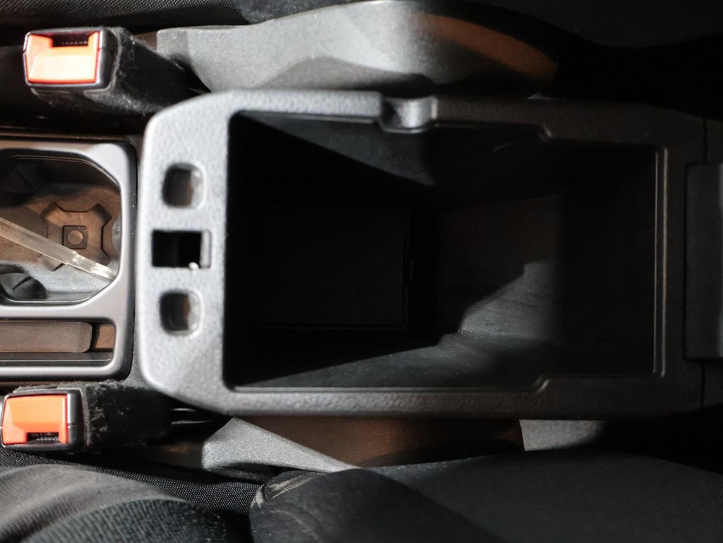 Used 2018 Jeep Renegade Latitude w/ UConnect 8.4 Nav Group AWD/4WD image 37