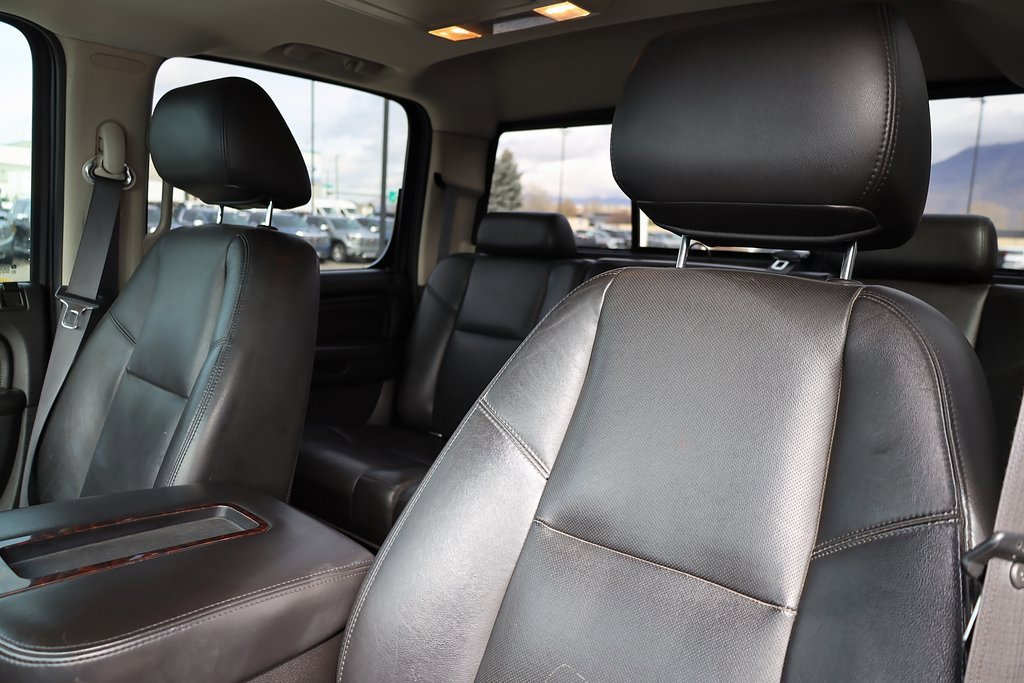 Used 2011 GMC Sierra 3500 Denali image 16