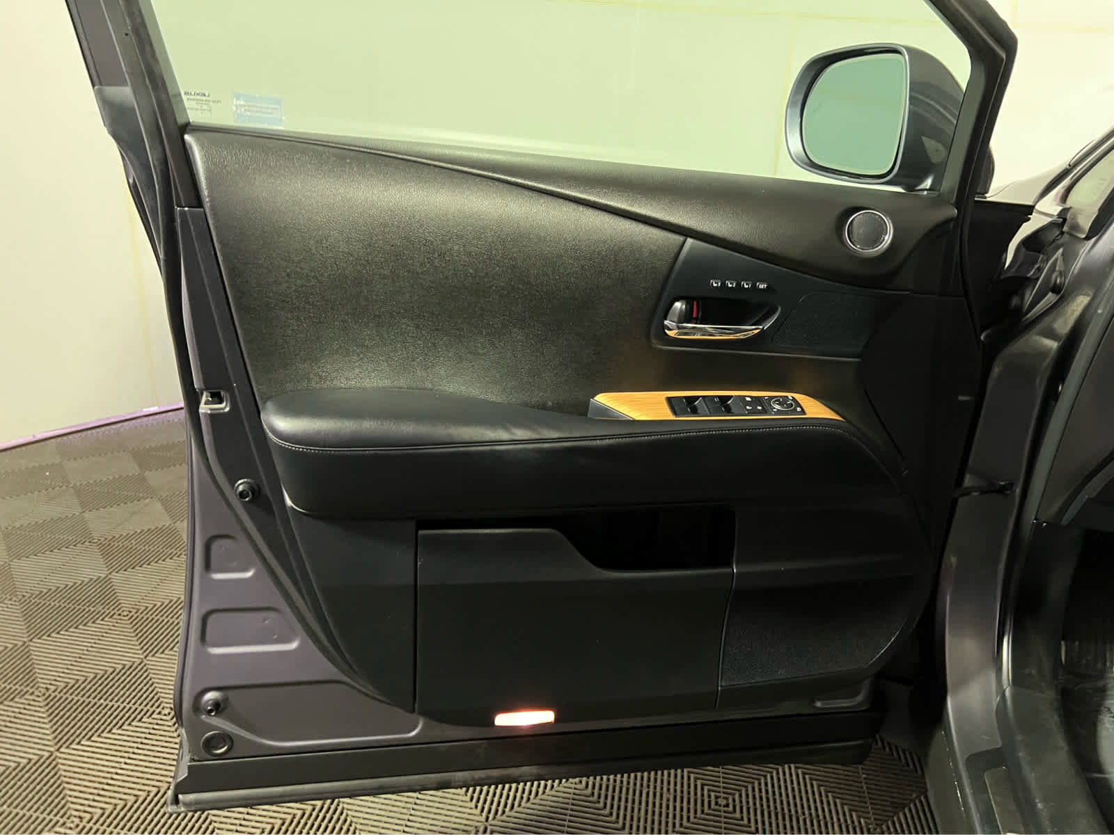 Used 2015 Lexus RX 450h AWD image 22