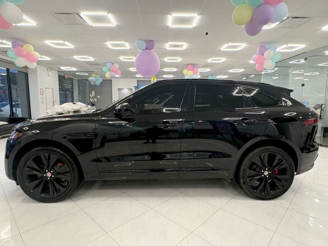 Used 2021 Jaguar F-PACE R-Dynamic S image 4