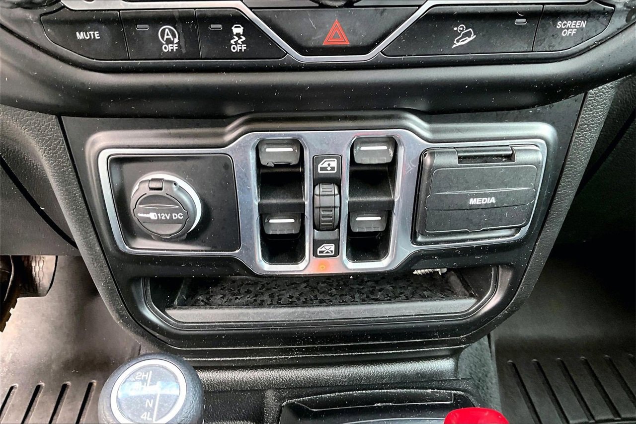 Certified 2020 Jeep Wrangler Unlimited Sahara image 15