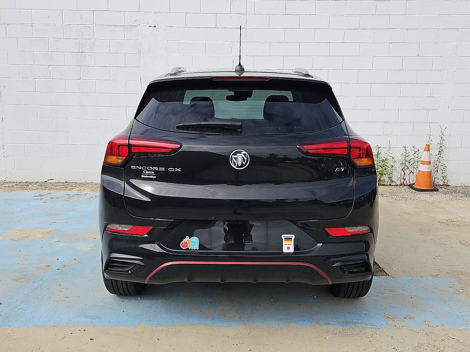 Used 2023 Buick Encore GX Select w/ Sport Touring Package FWD image 5