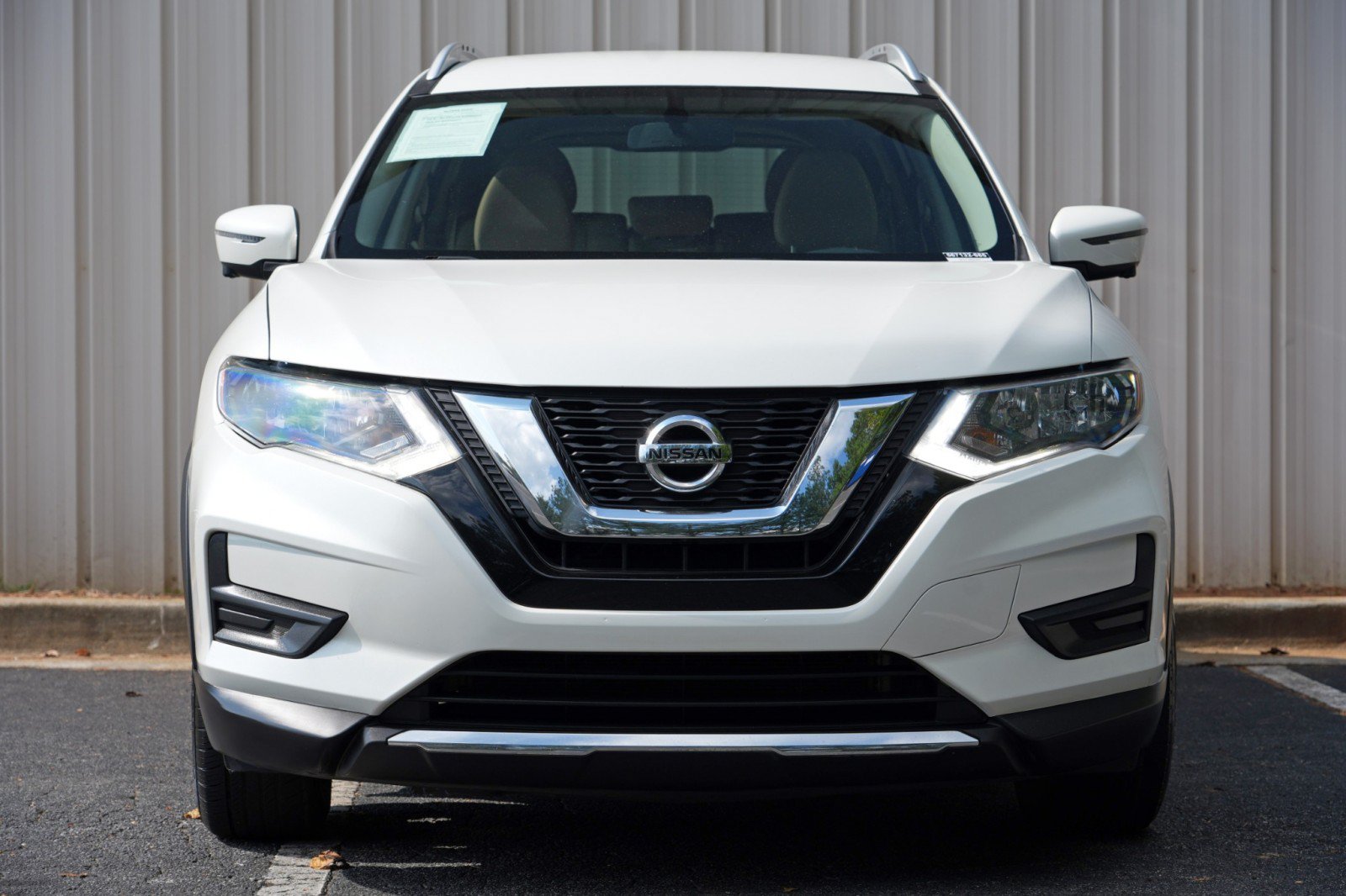 Used 2017 Nissan Rogue SV w/ SV Premium Package AWD/4WD image 6