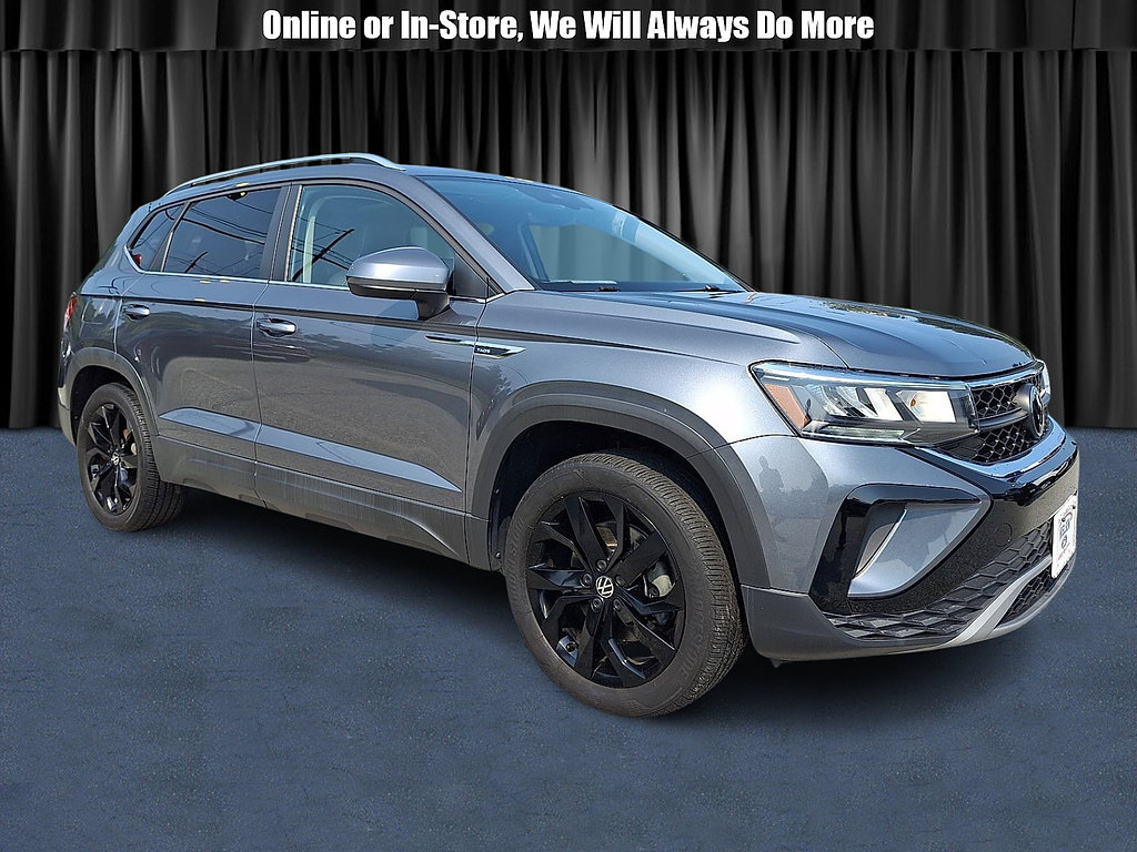 Used 2023 Volkswagen Taos SE w/ Panoramic Sunroof Package