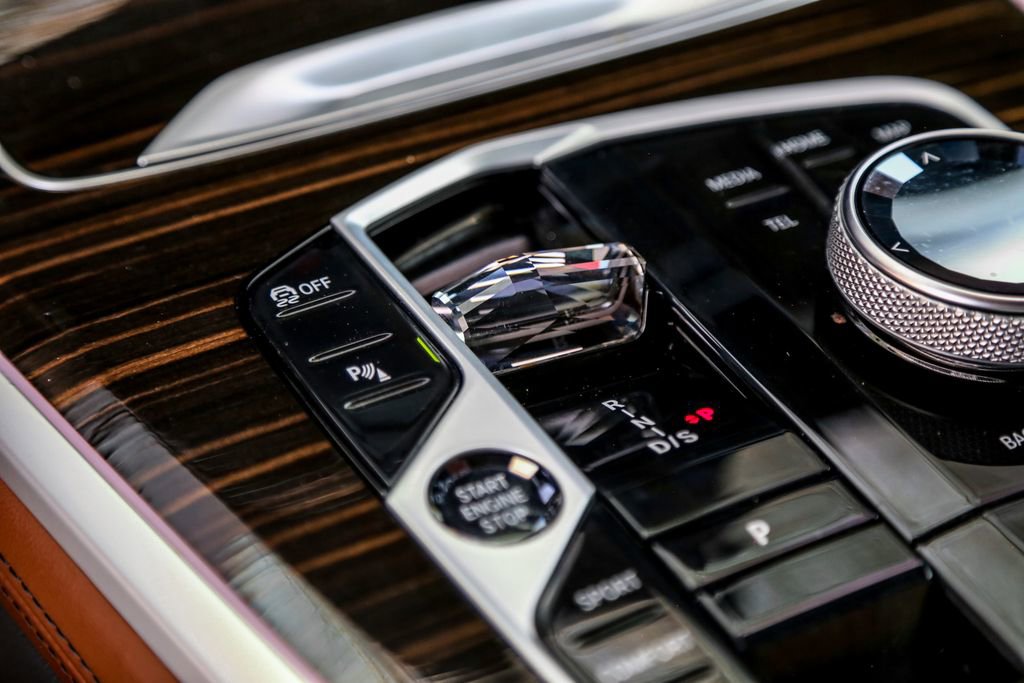 Used 2025 BMW X5 M60i w/ Executive Package image 18