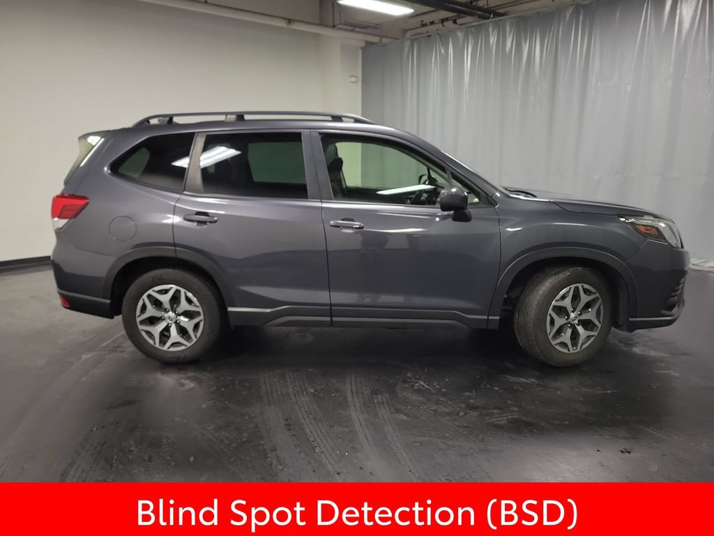 Used 2022 Subaru Forester Premium AWD/4WD image 9