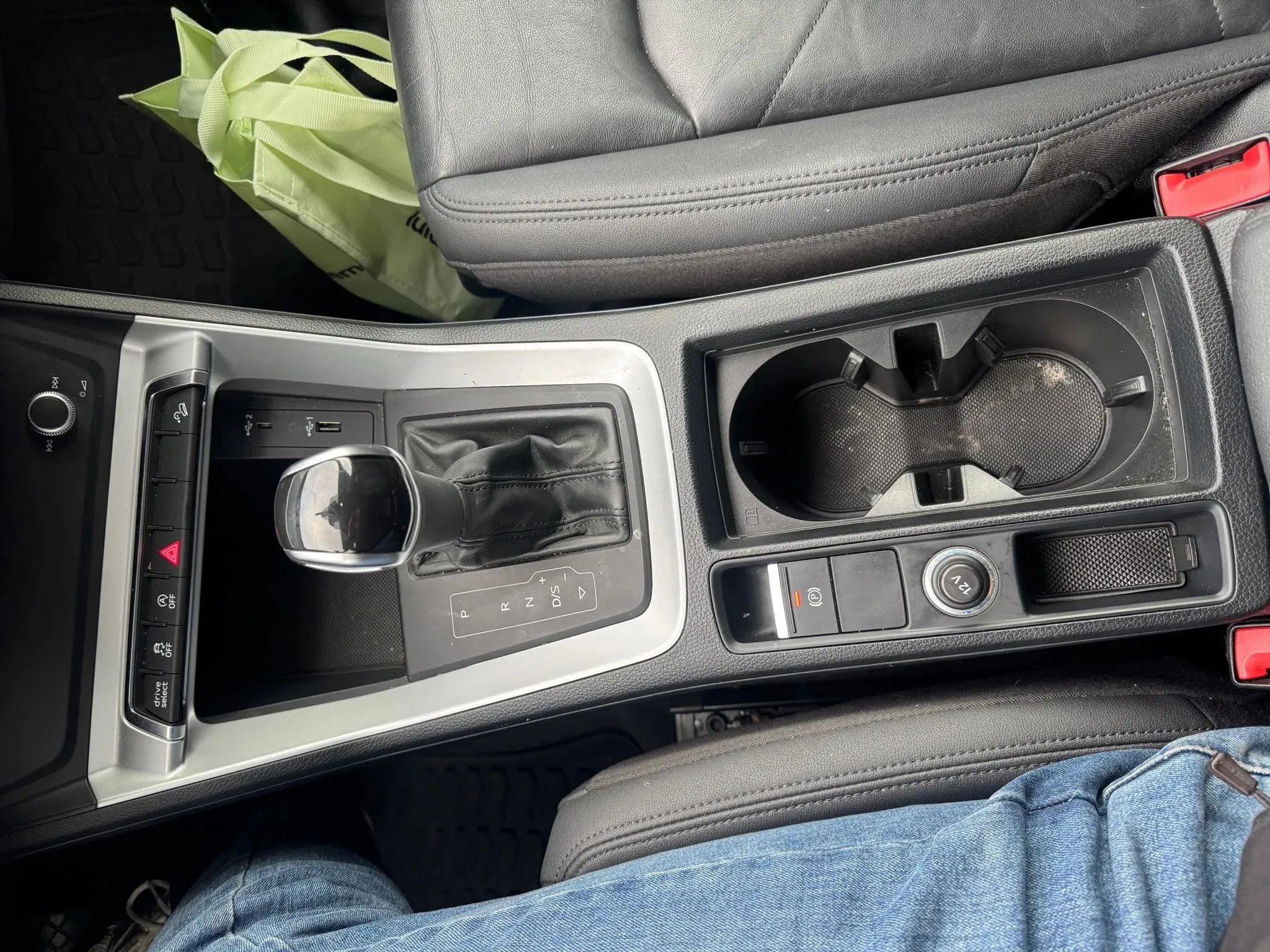 Used 2020 Audi Q3 2.0T Premium image 22