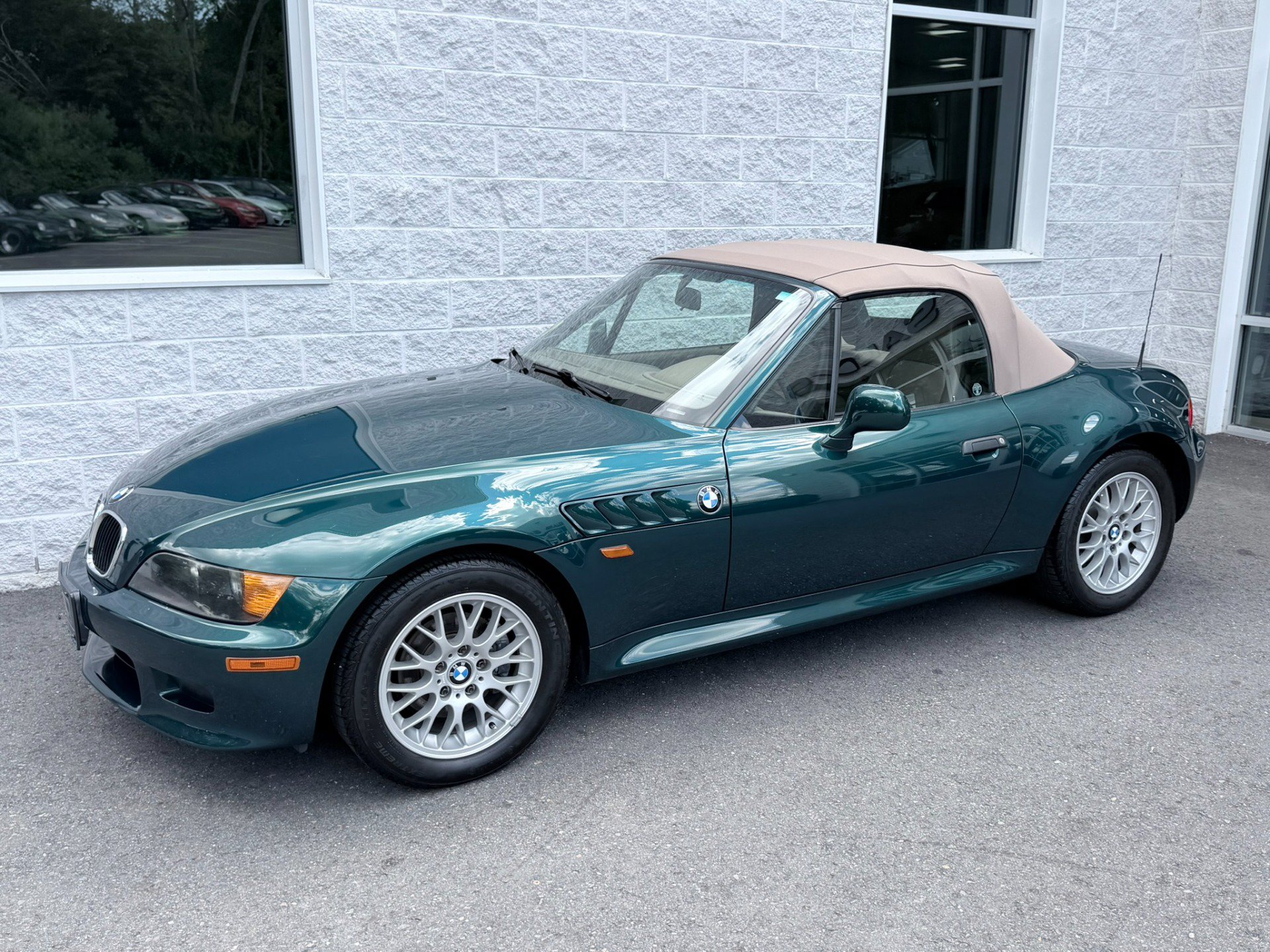 Used 1999 BMW Z3 2.5i RWD image 1