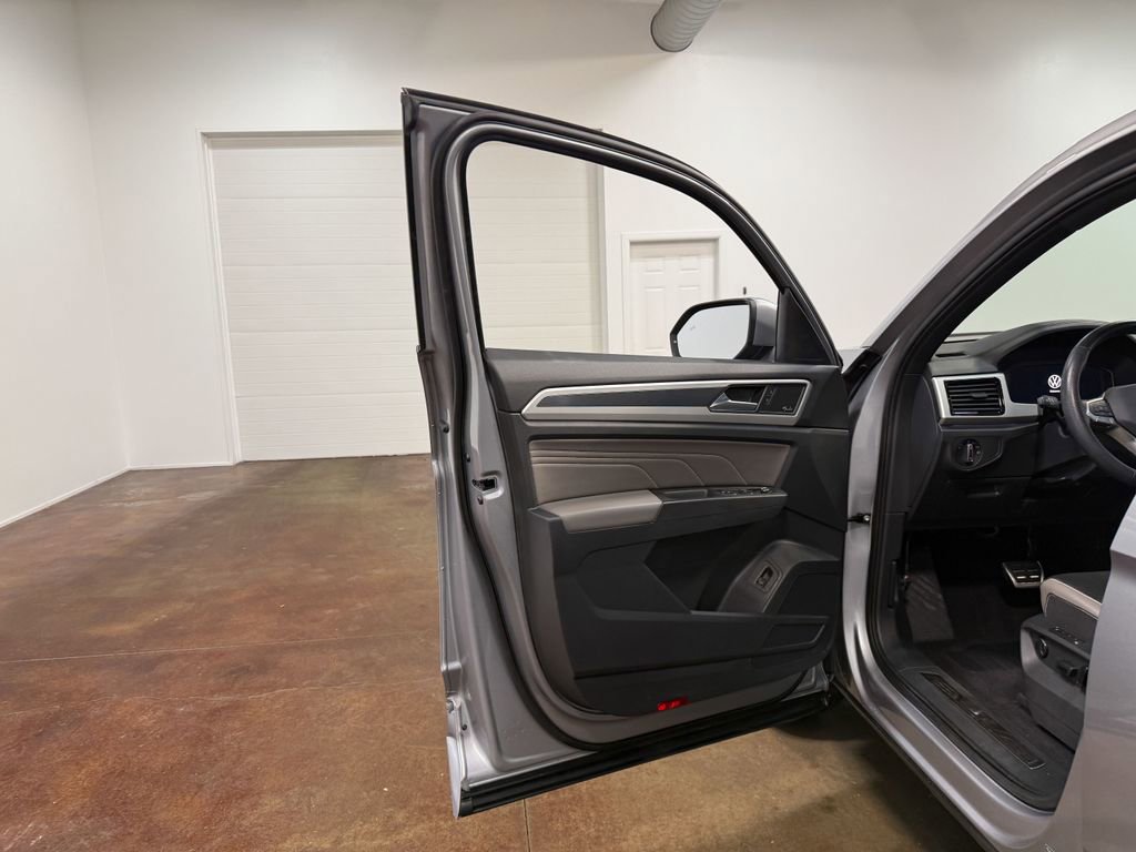 Used 2023 Volkswagen Atlas Cross Sport SEL Premium R-Line image 57