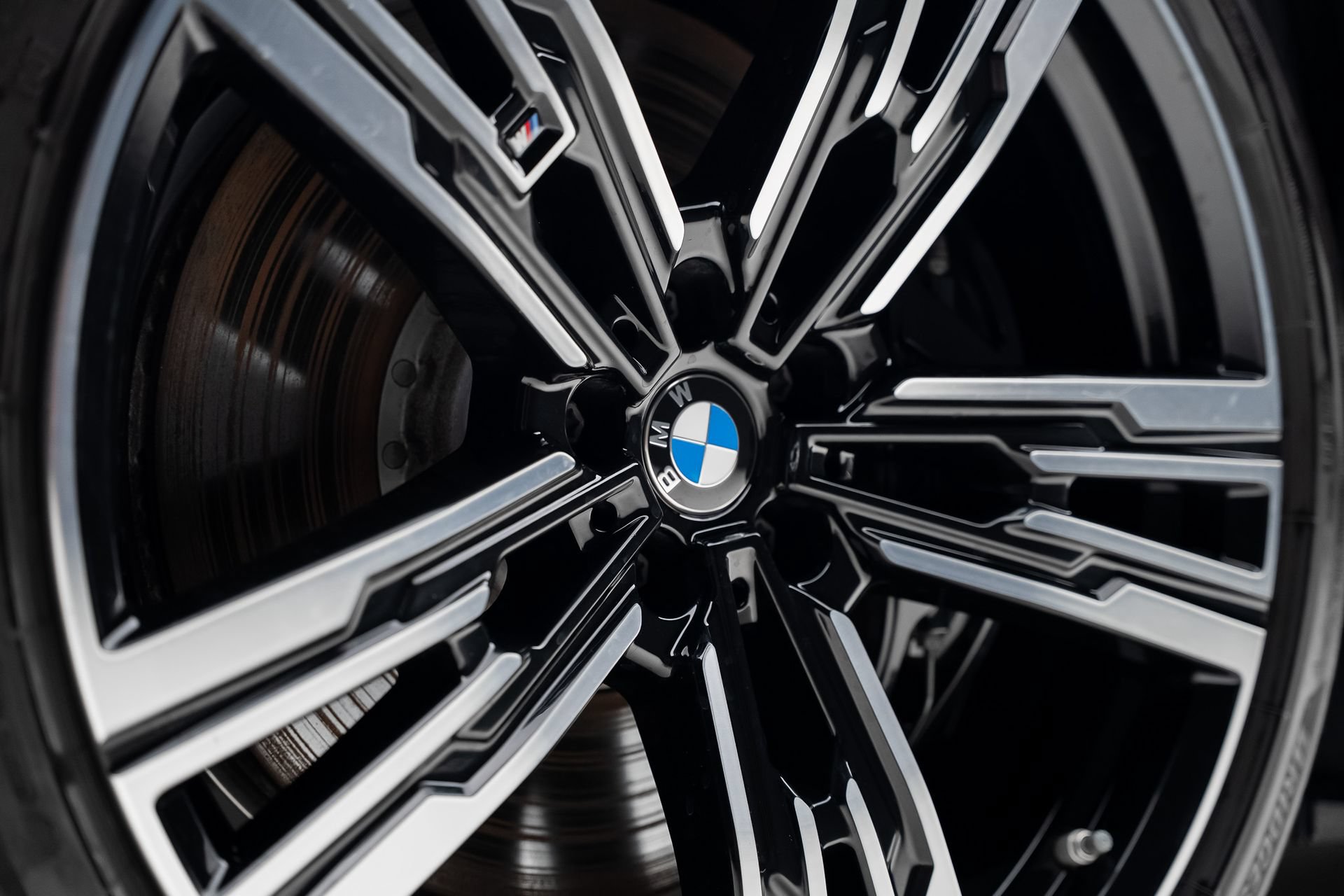 Used 2023 BMW i7 xDrive60 AWD/4WD image 22