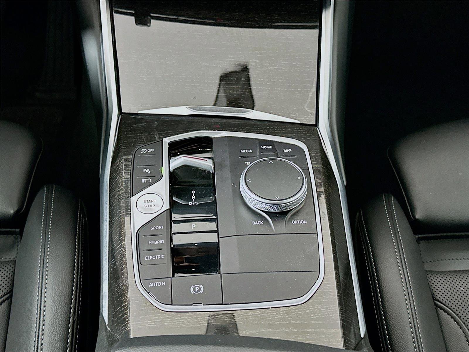 Certified 2023 BMW 330e xDrive w/ Driving Assistance Package image 17