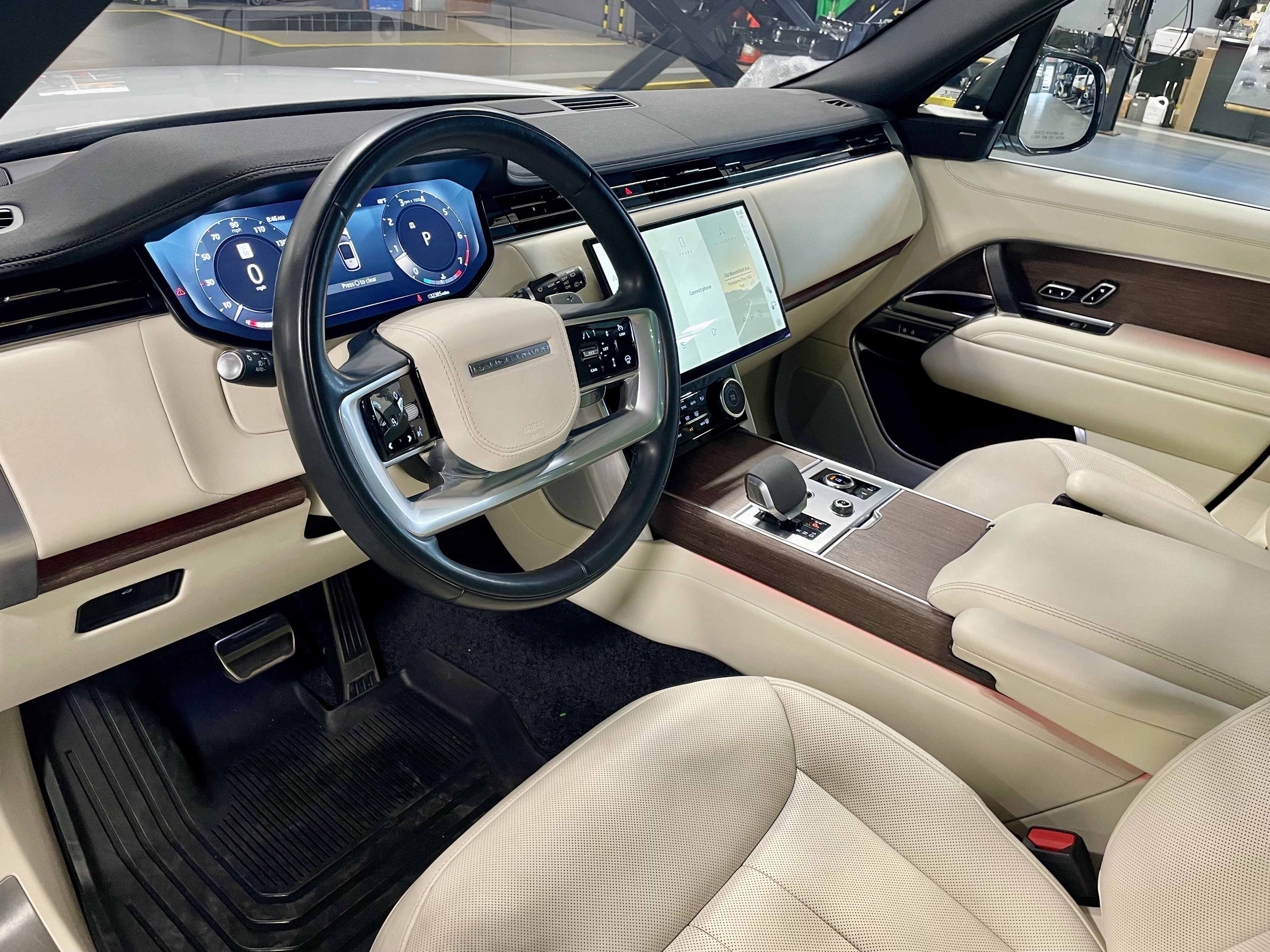 Certified 2023 Land Rover Range Rover SE image 13