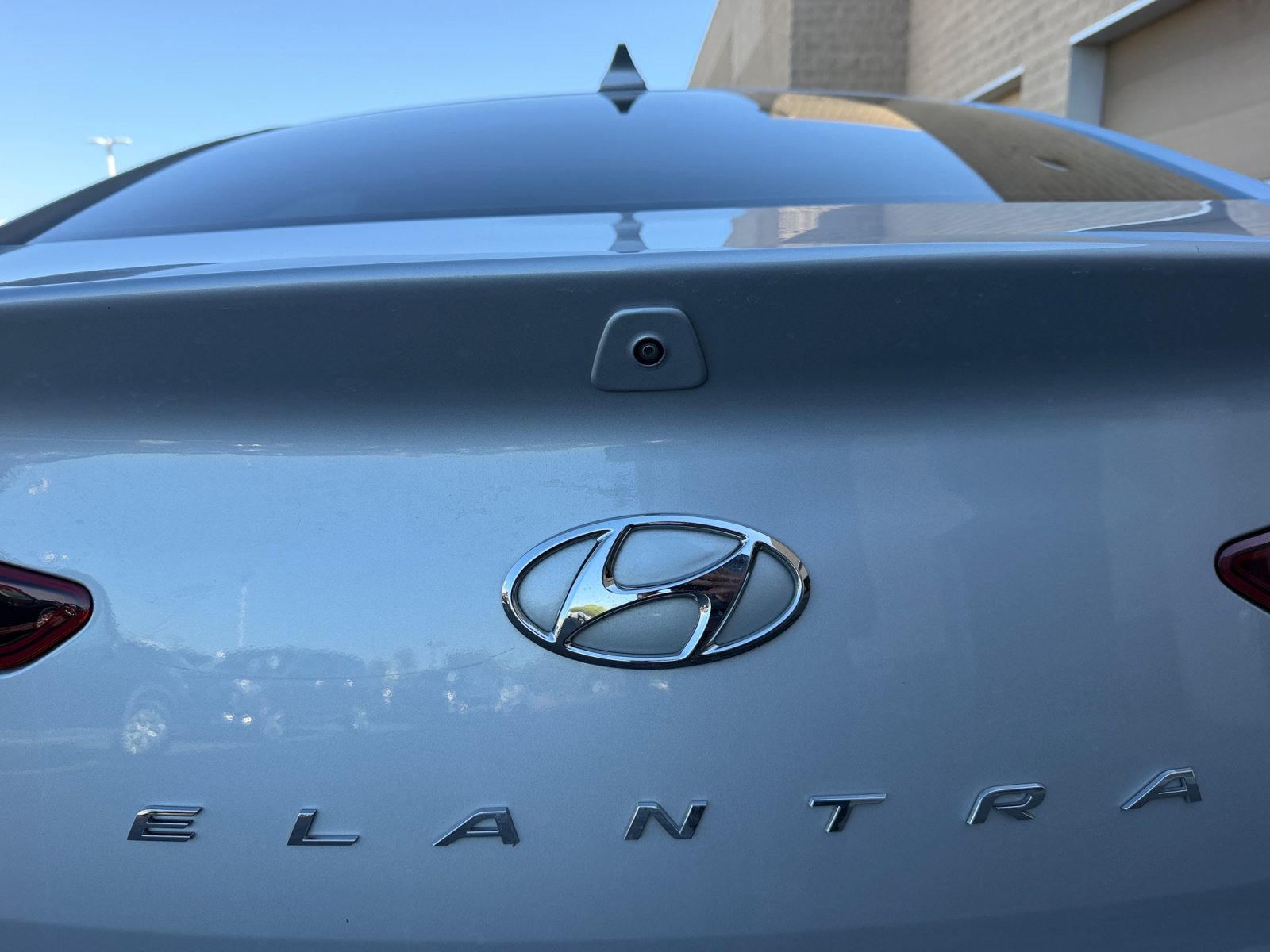 Used 2020 Hyundai Elantra Limited w/ Ultimate Package 03 FWD image 24