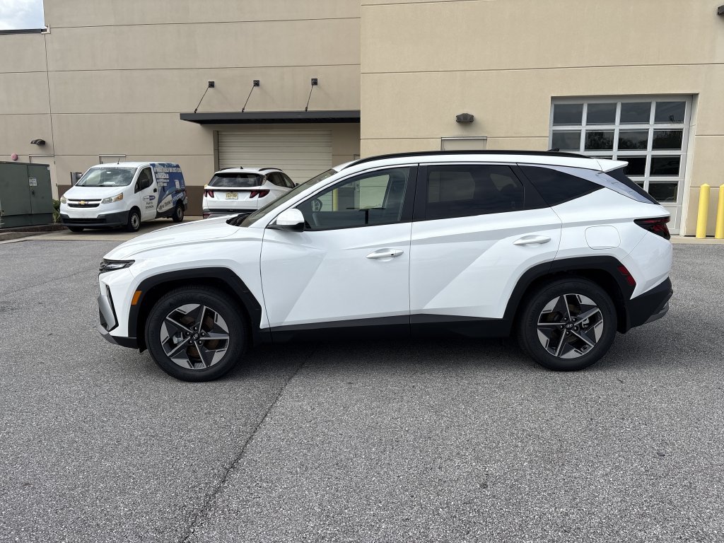 New 2026 Hyundai Tucson SEL Plus w/ Tow & Go Package FWD image 5
