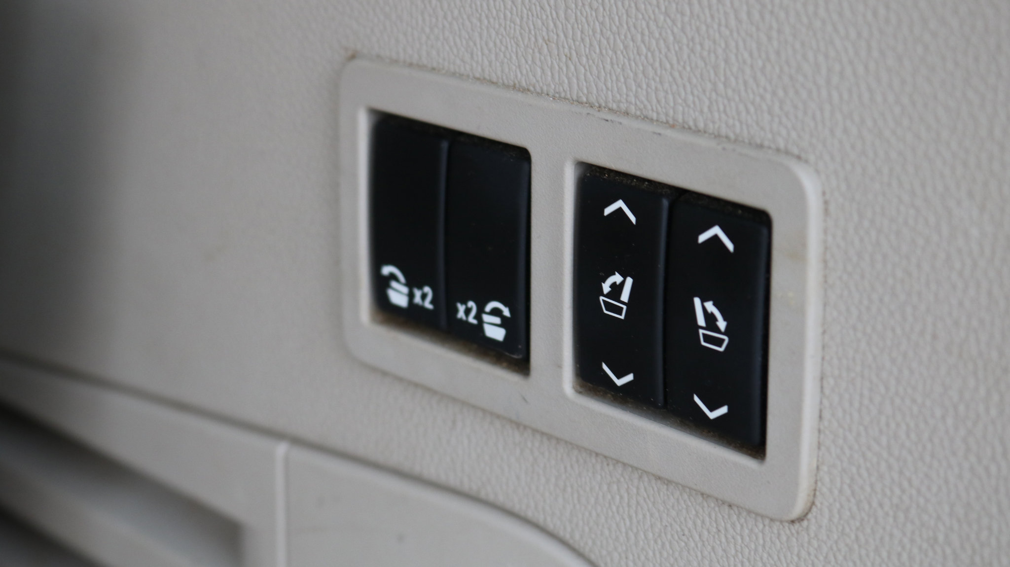 Used 2015 Cadillac Escalade Luxury image 26