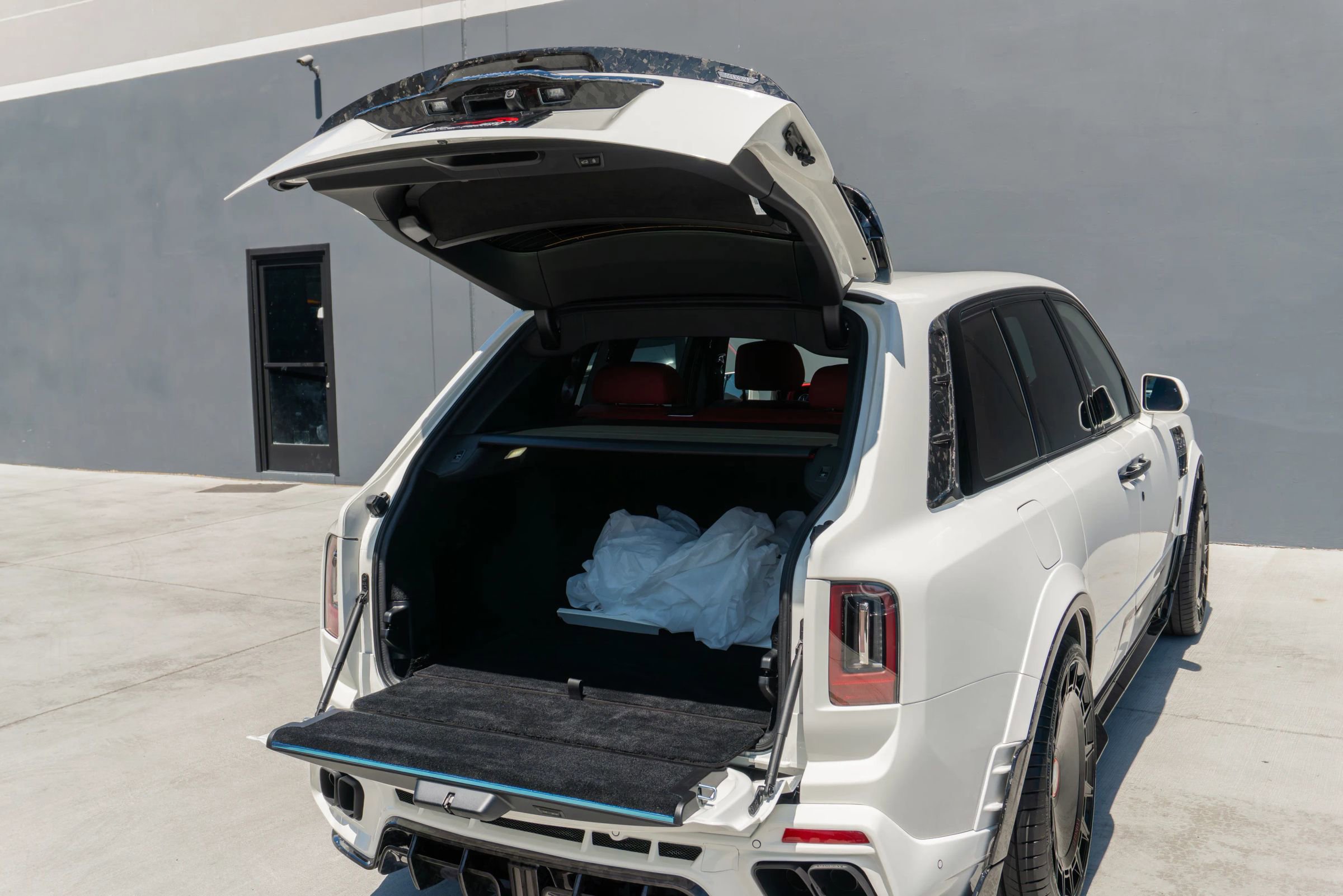 Used 2026 Rolls-Royce Cullinan AWD/4WD image 57