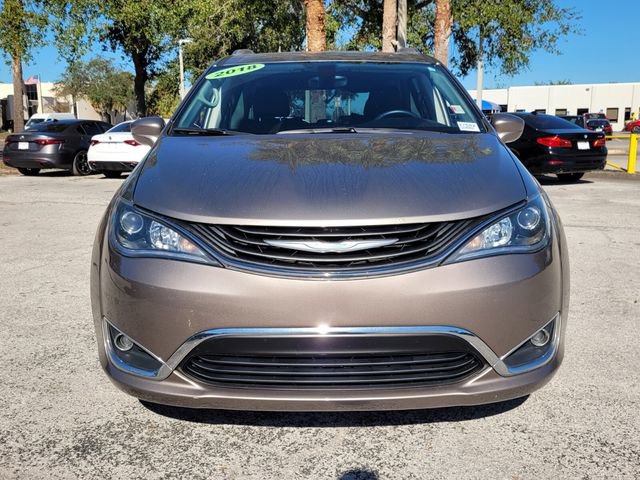 Certified 2018 Chrysler Pacifica Touring-L image 6