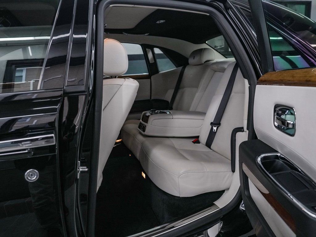 Used 2011 Rolls-Royce Ghost image 46