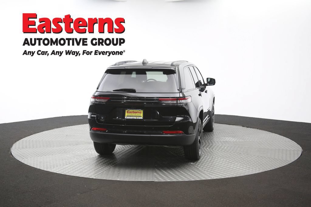 Used 2025 Jeep Grand Cherokee Altitude AWD/4WD image 41