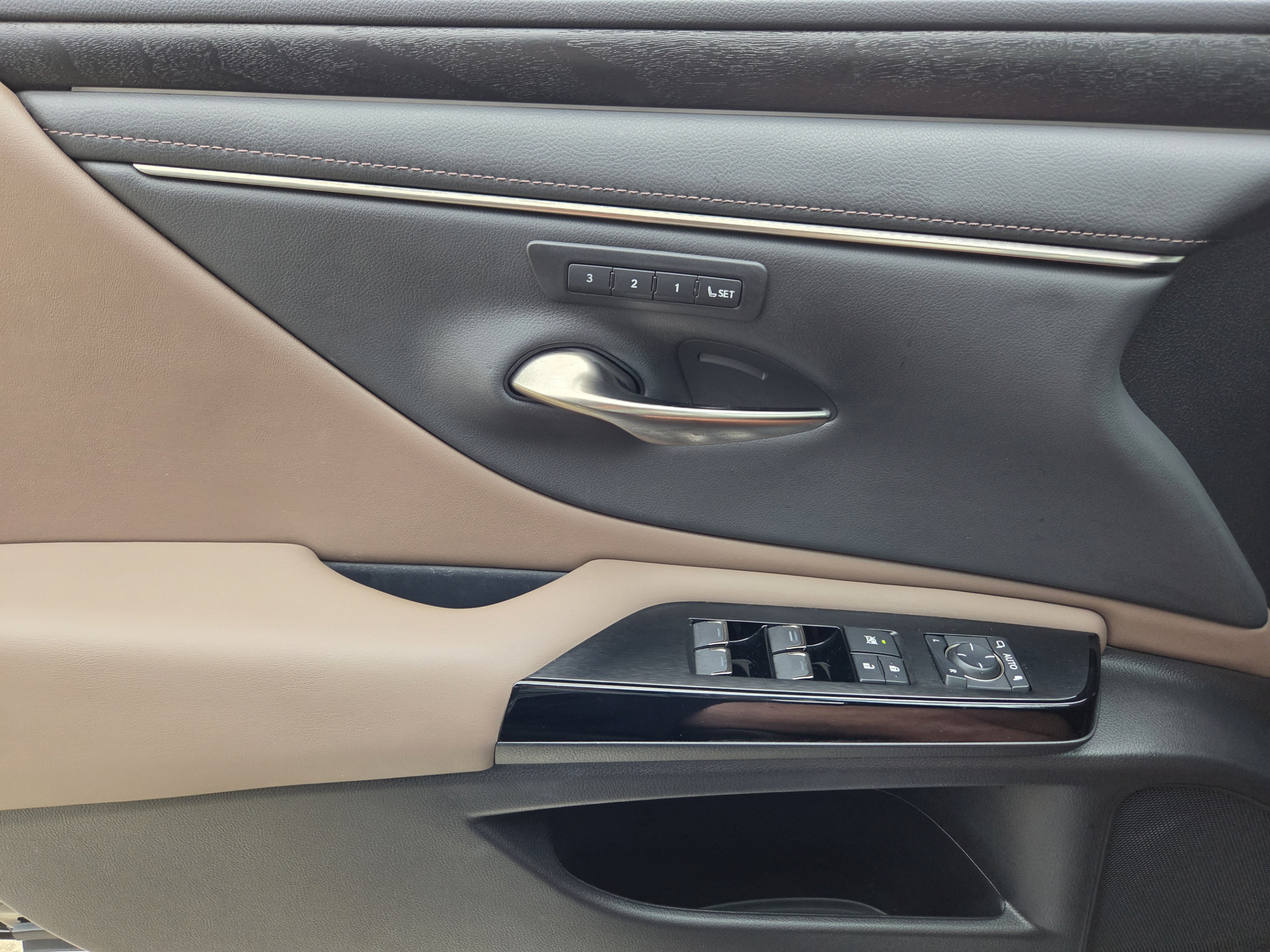 Used 2023 Lexus ES 350 w/ Premium Package FWD image 20