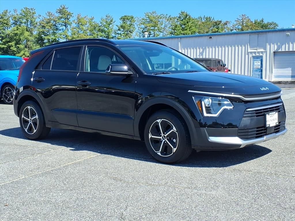 New 2025 Kia Niro EX image 2