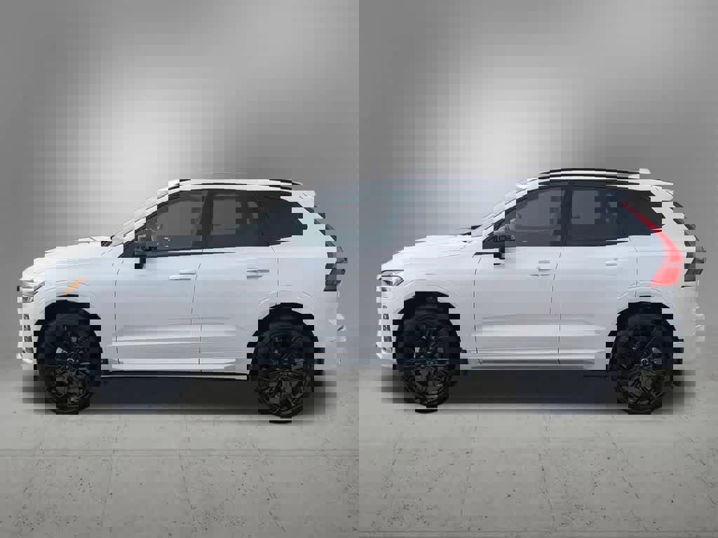 Used 2026 Volvo XC60 B5 Ultra w/ Protection Package Premier image 3