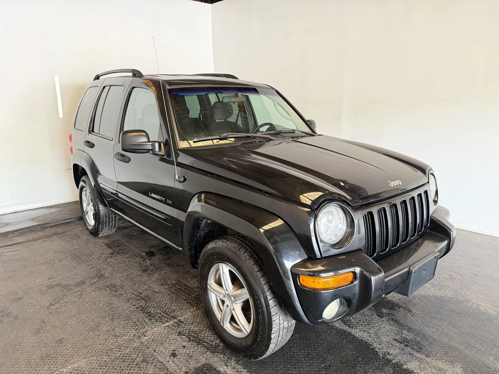 Used 2002 Jeep Liberty Limited AWD/4WD image 4