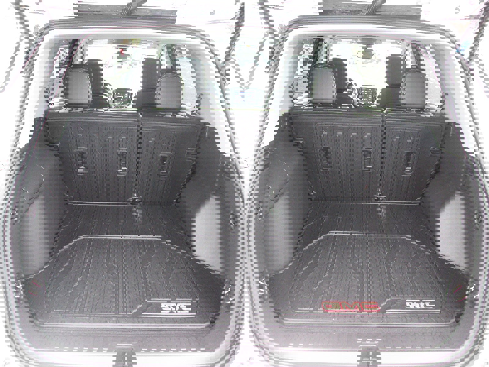 Certified 2024 GMC Terrain SLT w/ Infotainment Package II image 29