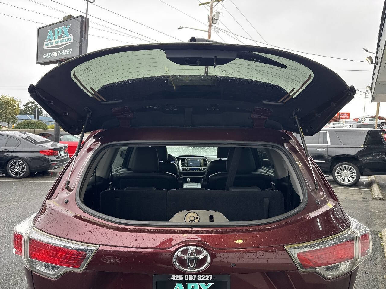 Used 2016 Toyota Highlander Limited w/ Four Season Floor Mat Package AWD/4WD image 8