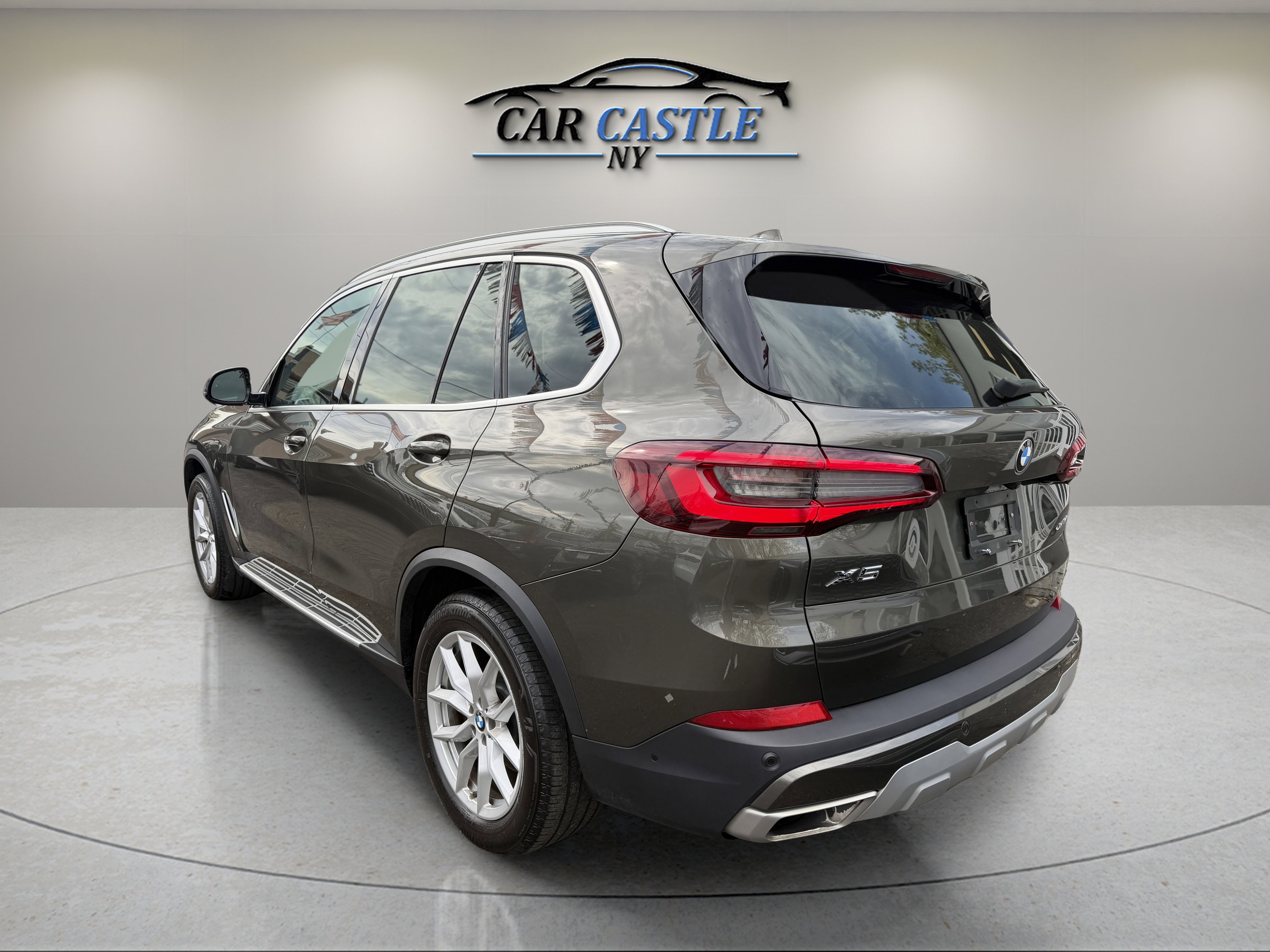Used 2022 BMW X5 xDrive40i w/ Premium Package AWD/4WD image 10