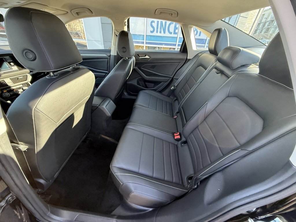 Used 2024 Volkswagen Jetta SE image 8